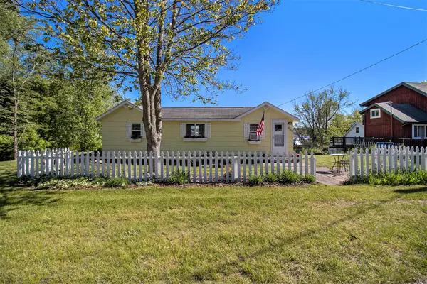 259 5th Street, Pentwater, MI 49449