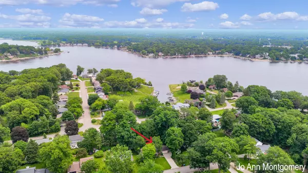 Spring Lake, MI 49456,16256 Suffolk Drive