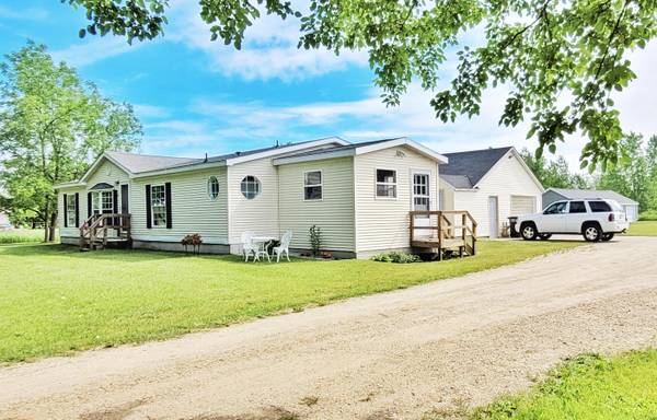 438 S Catalpa Avenue, White Cloud, MI 49349