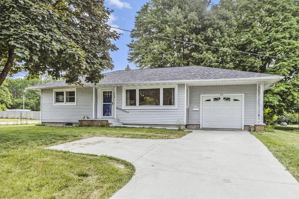 714 Jordan Lake Avenue, Lake Odessa, MI 48849