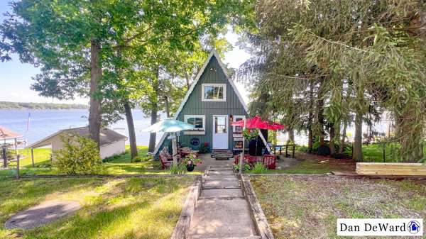 1099 E Hess Lake Drive, Grant, MI 49327