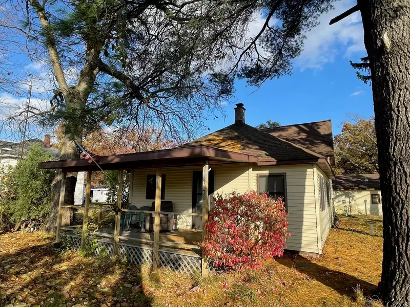 7670 S Michigan Avenue, Rothbury, MI 49452