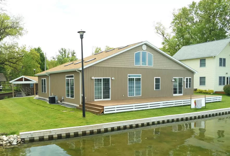 216 Sandalwood Drive, Quincy, MI 49082
