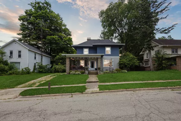 109 W Dewey Street, Buchanan, MI 49107