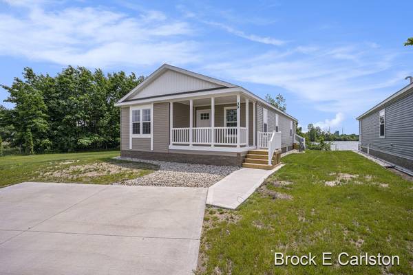 1283 E Ellis Road #39, Norton Shores, MI 49441