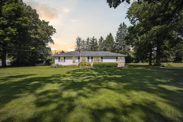 1860 Bakertown Road, Buchanan, MI 49107