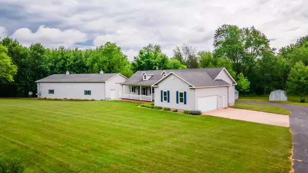 2841 S Lacey Lake Road, Bellevue, MI 49021