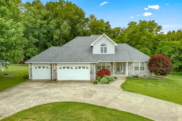 6604 Sweet Clover Hills Drive, Jonesville, MI 49250