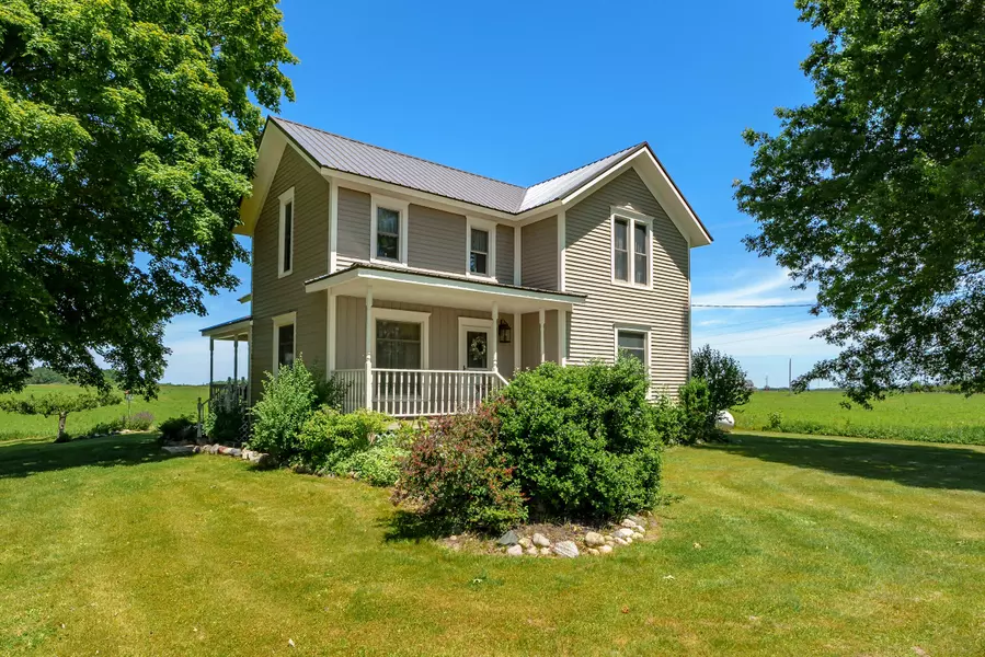 45440 County Road 374, Paw Paw, MI 49079