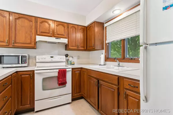 Holland, MI 49423,833 Creekridge Drive