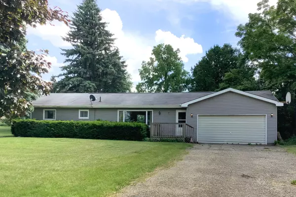 2980 Deaner NE Road, Edmore, MI 48829