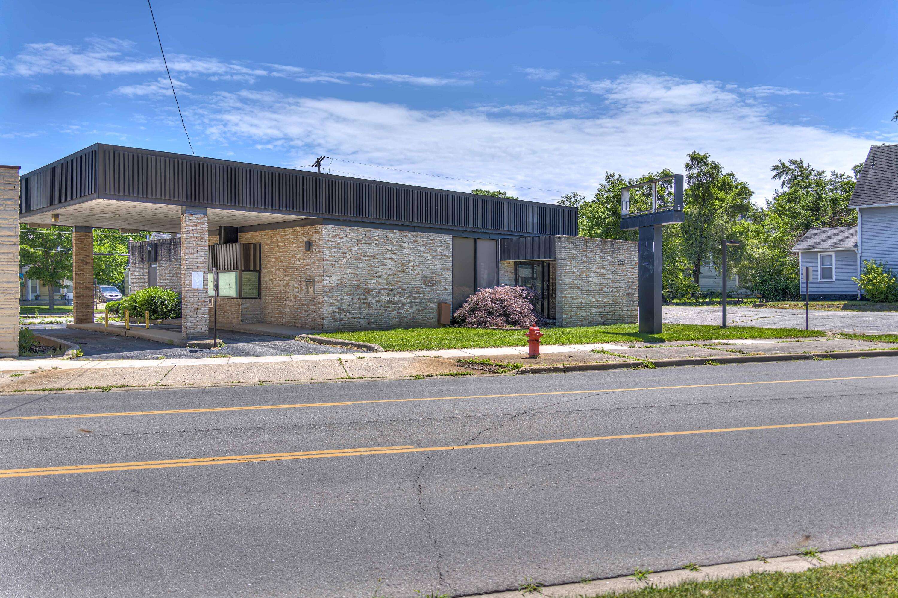 1217 Greenwood Avenue, Jackson, MI 49203