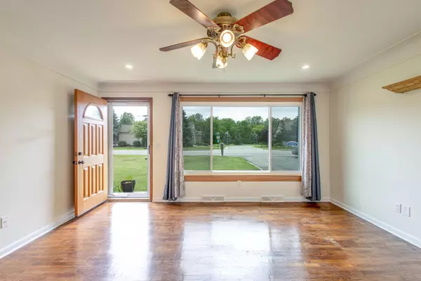 South Rockwood, MI 48179,5975 S Huron River Drive