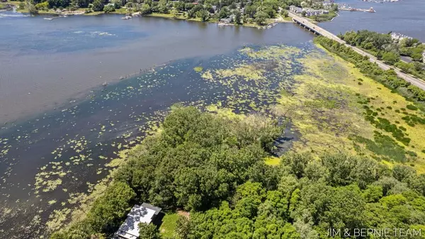 Saugatuck, MI 49453,1169 Bridge Street