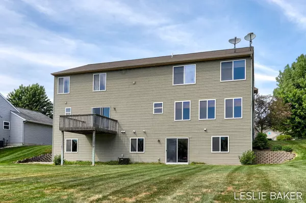 8616 Suntree Drive Zeeland, MI 49464