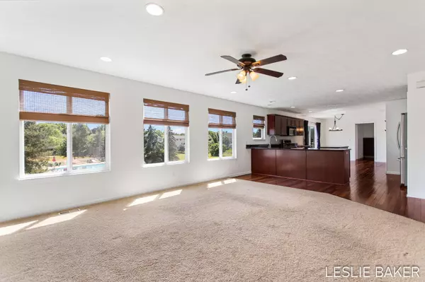 8616 Suntree Drive Zeeland, MI 49464