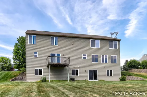 8616 Suntree Drive Zeeland, MI 49464