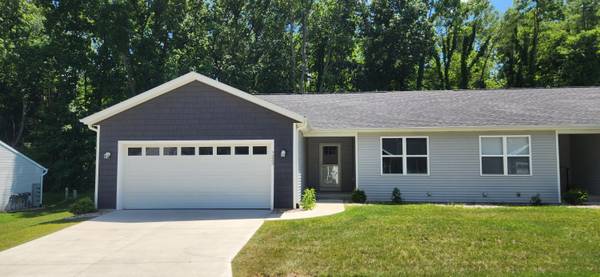 7233 Glendora Lane,  Kalamazoo,  MI 49009