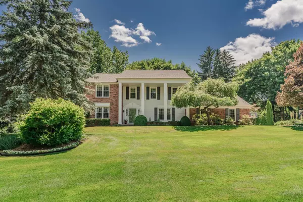 746 Great Oaks Drive, Bloomfield Hills, MI 48304