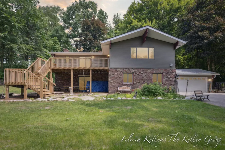 2275 20 Mile Road, Kent City, MI 49330