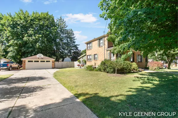 610 E Lincoln Avenue, Zeeland, MI 49464