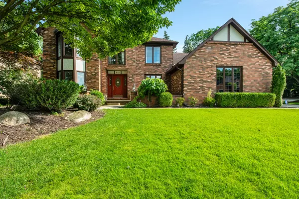 821 Stanford Circle, Rochester Hills, MI 48309