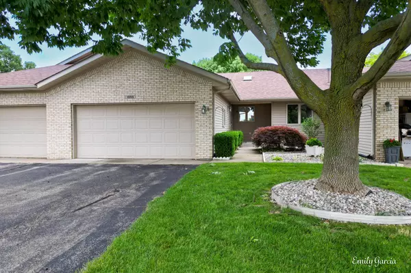 1099 Amber Ridge SW Drive #15, Byron Center, MI 49315