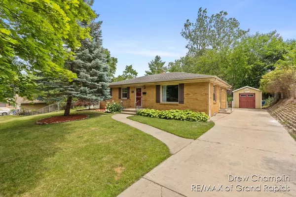 348 Lenora NW Avenue, Grand Rapids, MI 49504