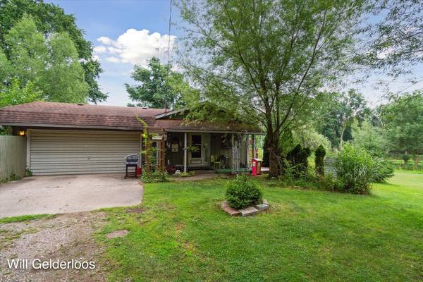 6511 Ackerson Lake Road, Jackson, MI 49201