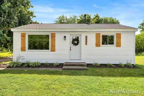 6821 Chapin SE Avenue, Alto, MI 49302