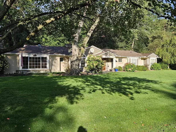 4880 Haddington Drive, Bloomfield Hills, MI 48304