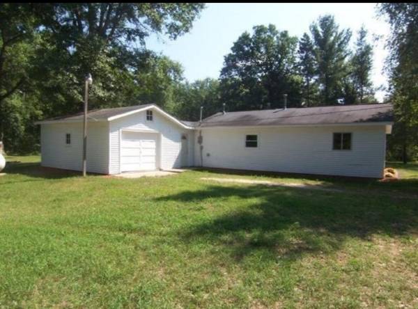 4456 N Evergreen Drive, White Cloud, MI 49349