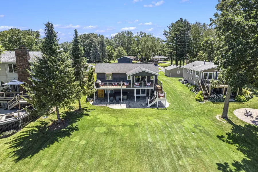 214 Steves Scenic Drive, Horton, MI 49246