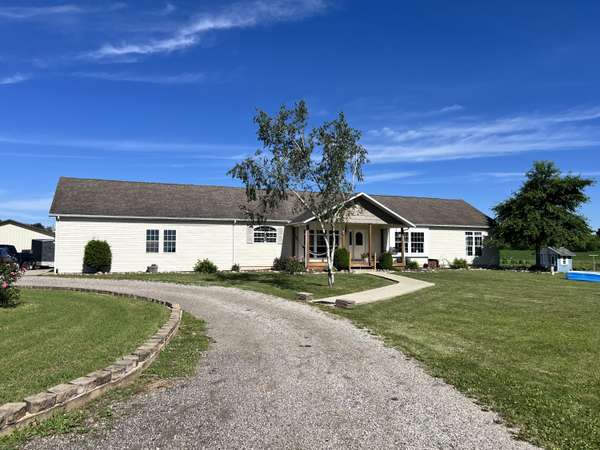 61169 Youngman Road, Three Rivers, MI 49093