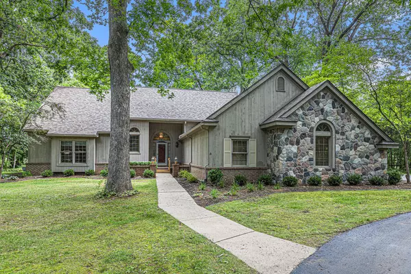 Chelsea, MI 48118,14284 Forest Court