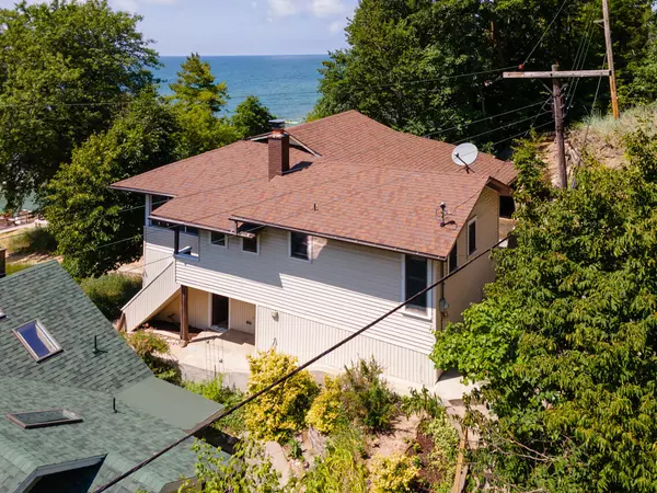 Covert, MI 49043,29886 LAKE BLUFF Walk