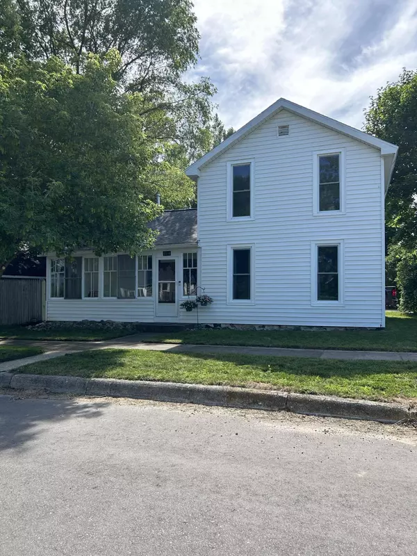 Evart, MI 49631,404 S Hemlock Street