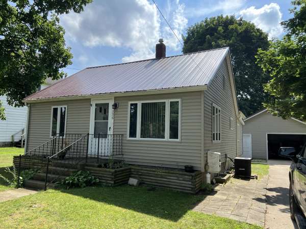 225 N Lincoln Avenue, Lakeview, MI 48850