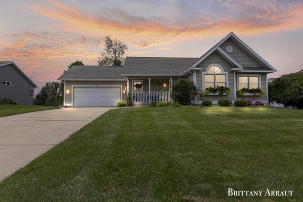 1544 Scott Creek NE Drive, Belmont, MI 49306