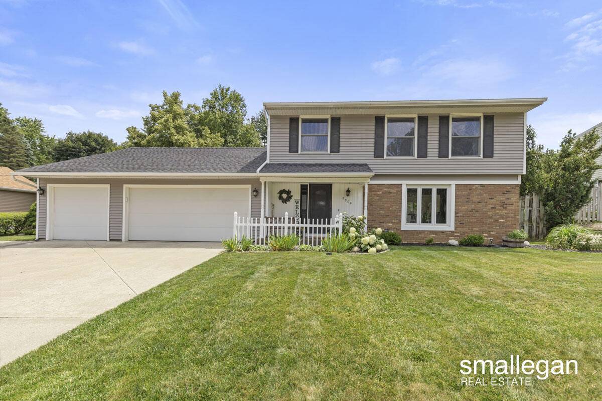 2900 Manitou NE Drive, Grand Rapids, MI 49525