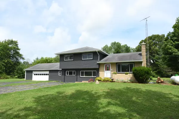 35831 M 40, Paw Paw, MI 49079