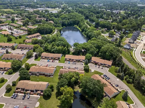 South Lyon, MI 48178,25664 Lexington Drive #4