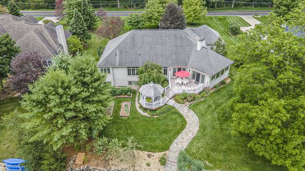 10264 W Gull Lake Drive, Richland, MI 49083