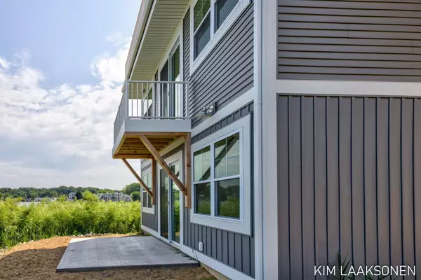 Douglas, MI 49406,70 Swing Bridge Lane #7