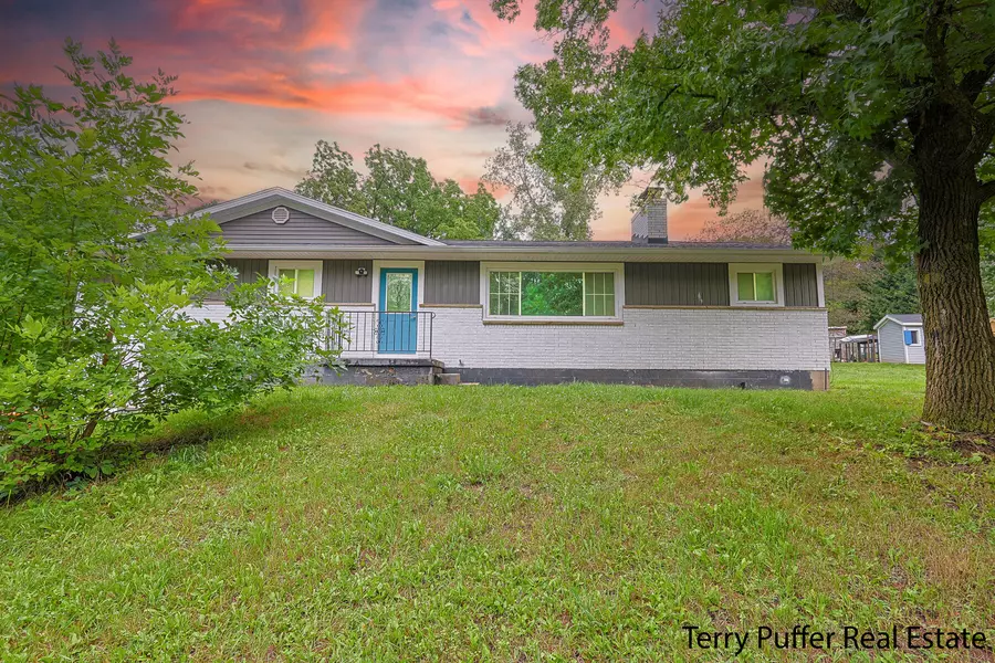 7262 Packer NE Drive, Belmont, MI 49306