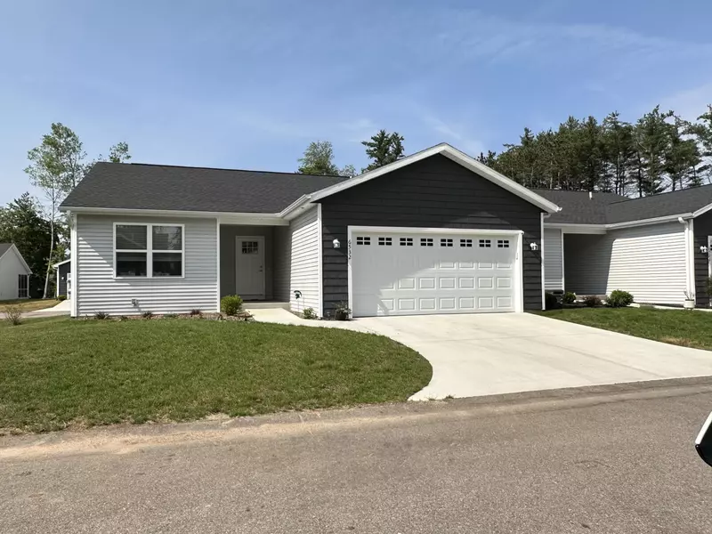 10369 Cougar Lane Drive, Portage, MI 49024