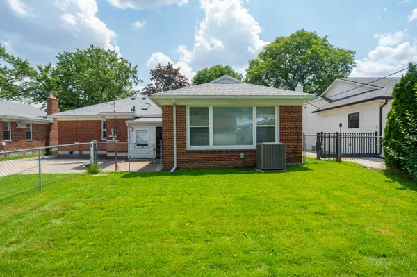 Huntington Woods, MI 48070,13134 Talbot Avenue