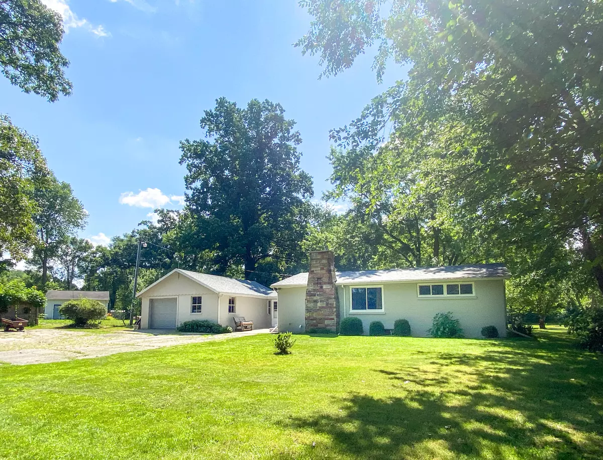 Cassopolis, MI 49031,24801 Peavine Street