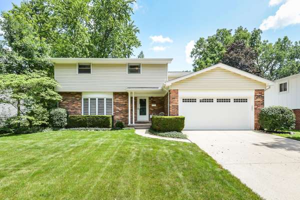 818 Center Drive, Ann Arbor, MI 48103