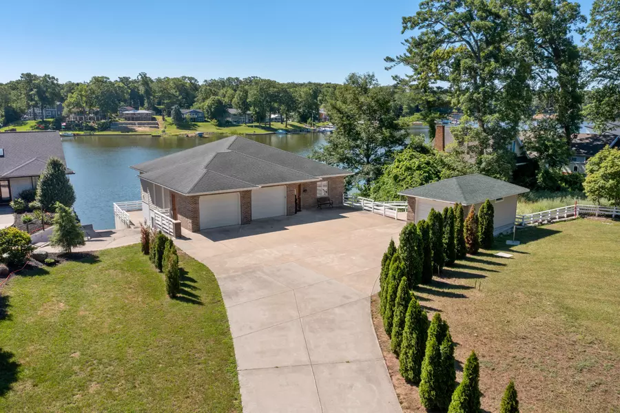 230 Lake Street, Fruitport, MI 49415